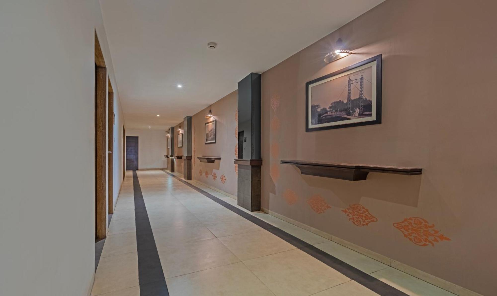 Hotel Casa, Vadodara Kültér fotó