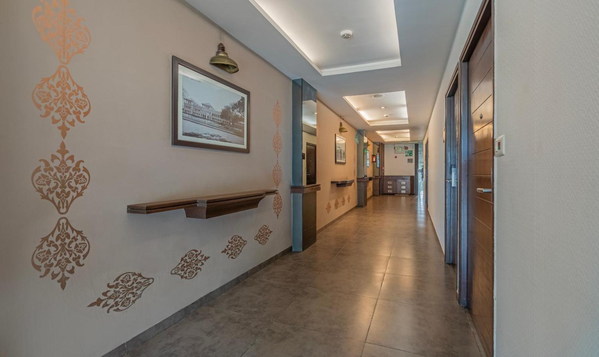 Hotel Casa, Vadodara Kültér fotó