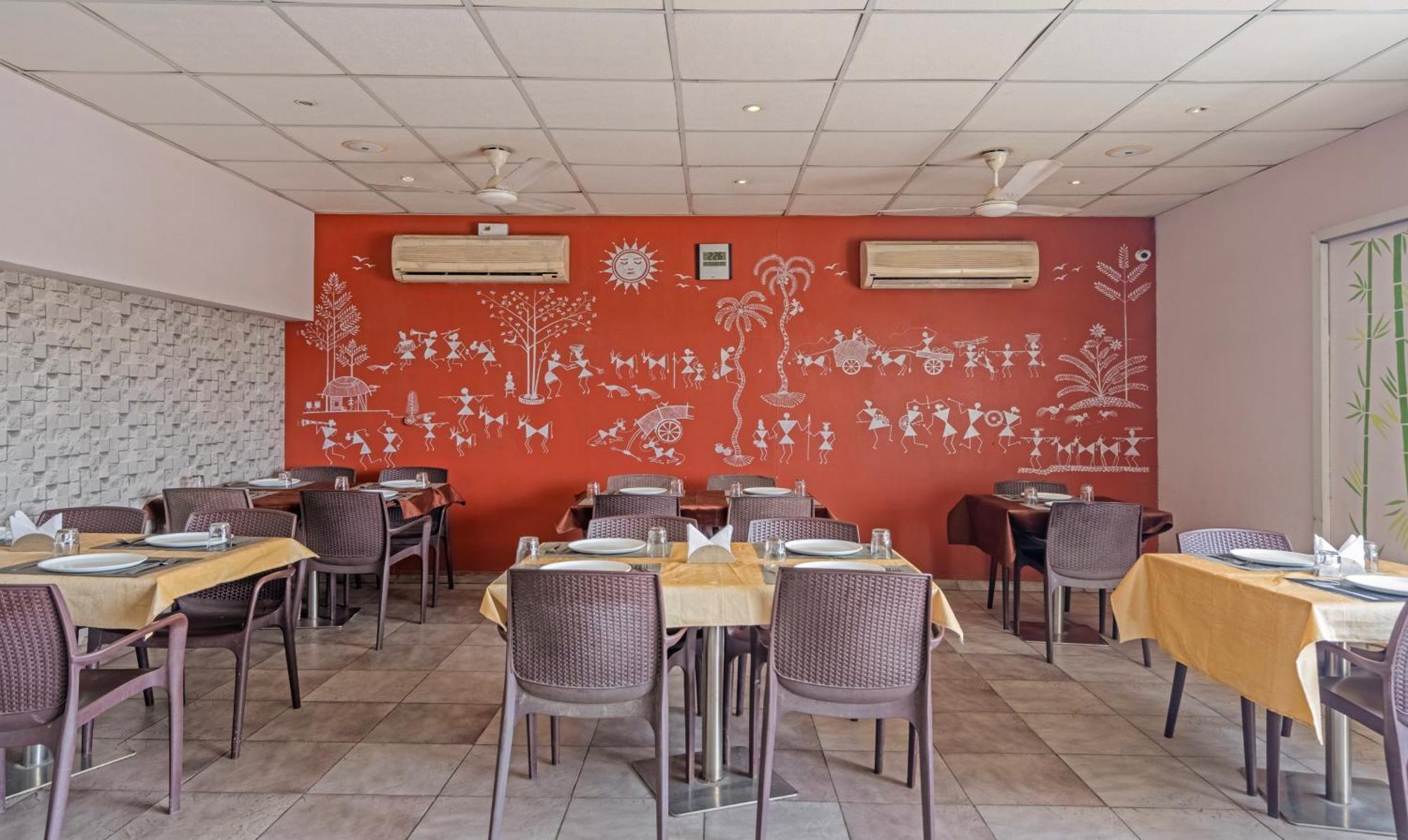 Hotel Casa, Vadodara Kültér fotó