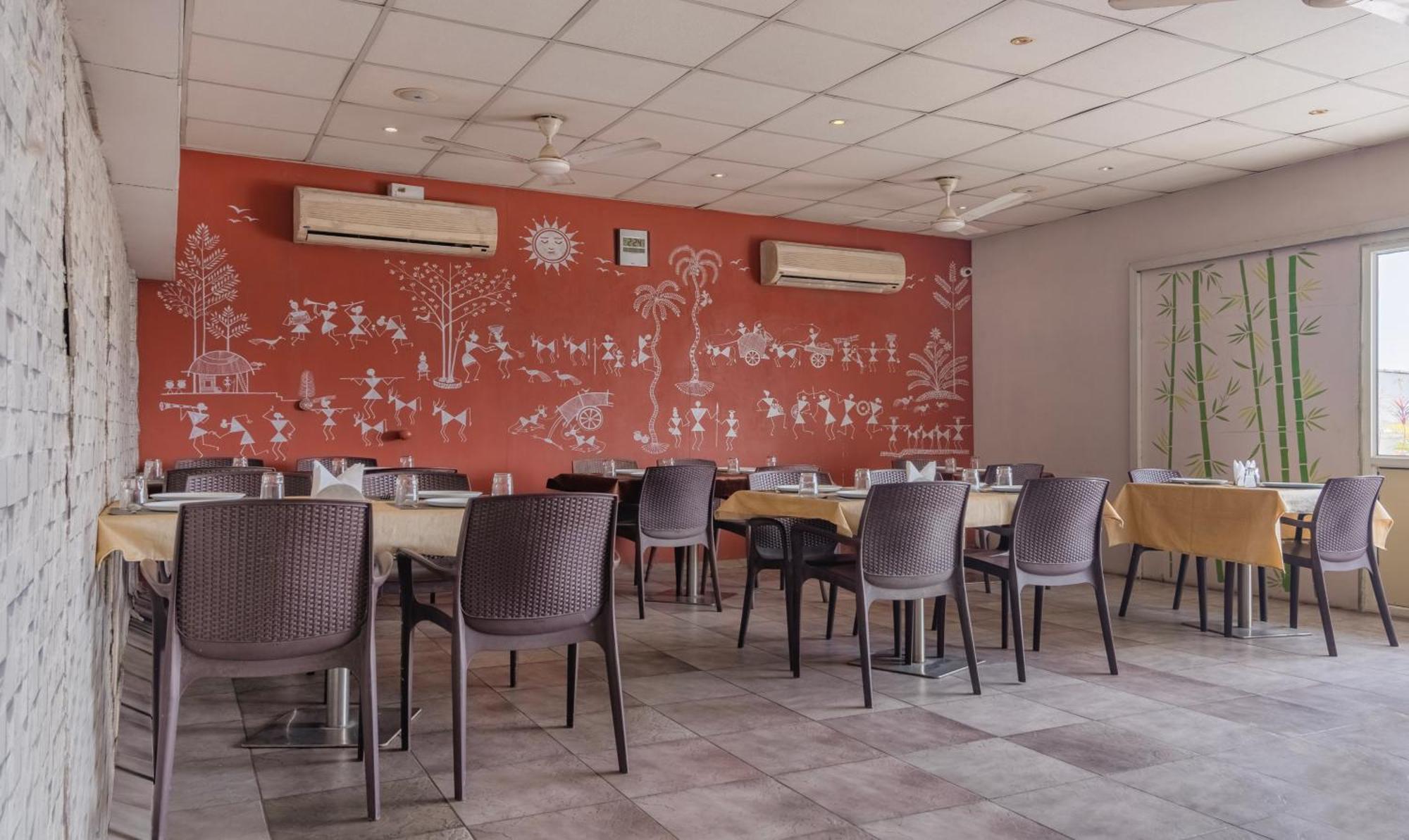 Hotel Casa, Vadodara Kültér fotó