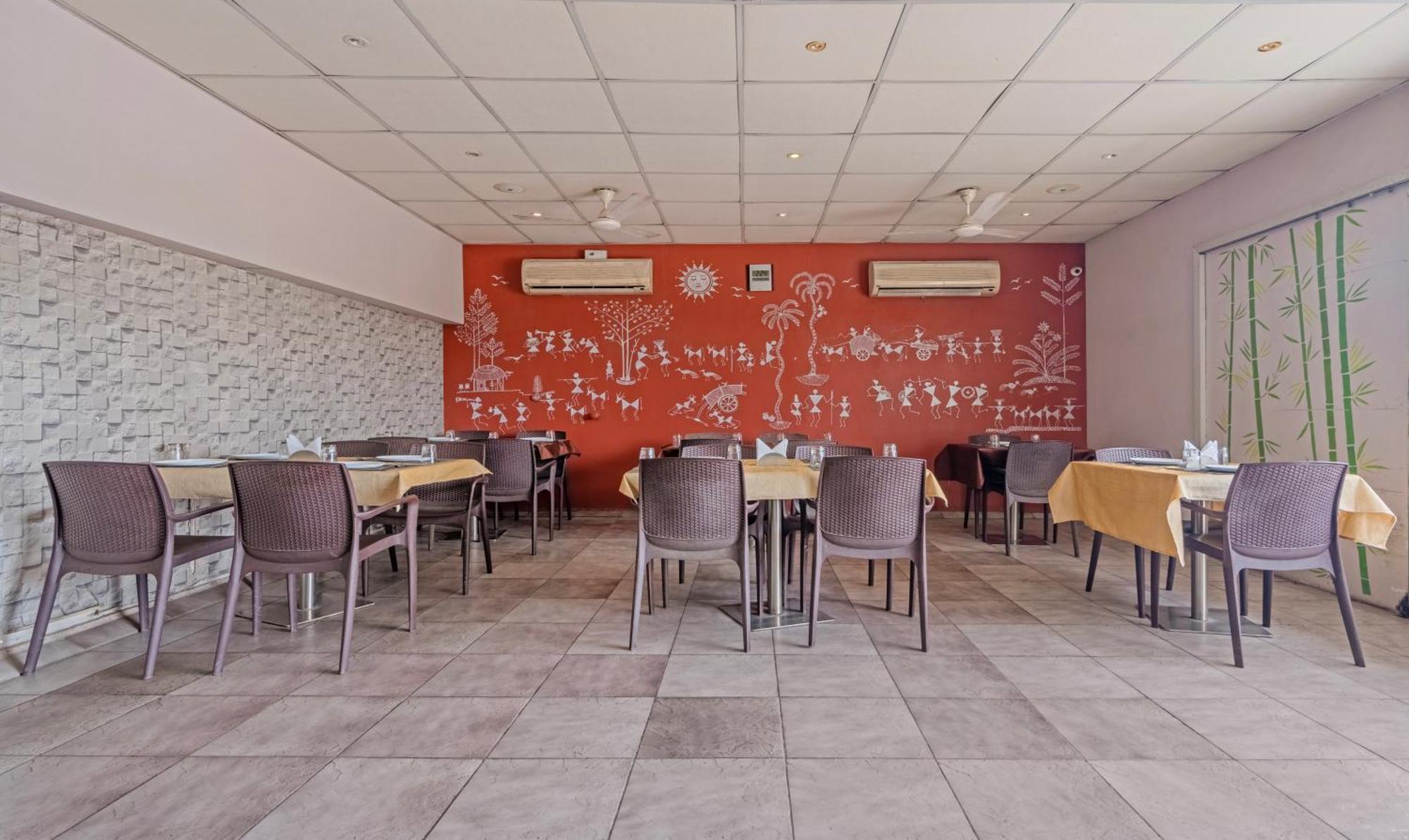 Hotel Casa, Vadodara Kültér fotó