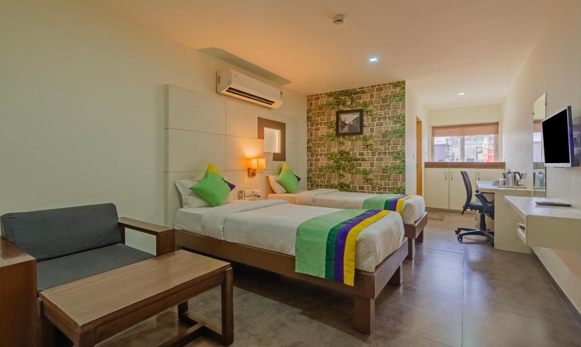 Hotel Casa, Vadodara Kültér fotó
