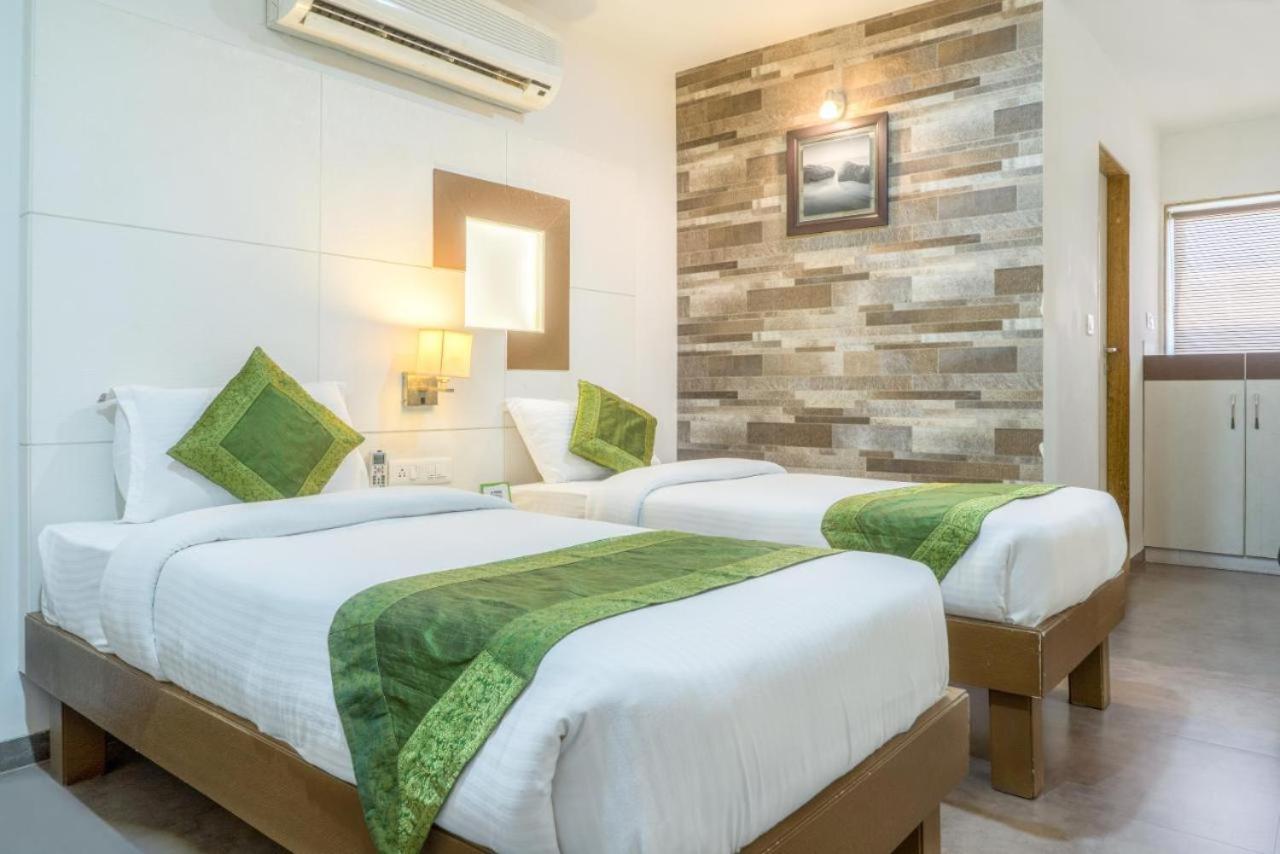 Hotel Casa, Vadodara Kültér fotó